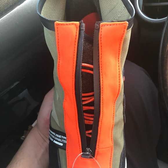 Adidas GSG9-UNDEFEATED - Picture 3 of 8